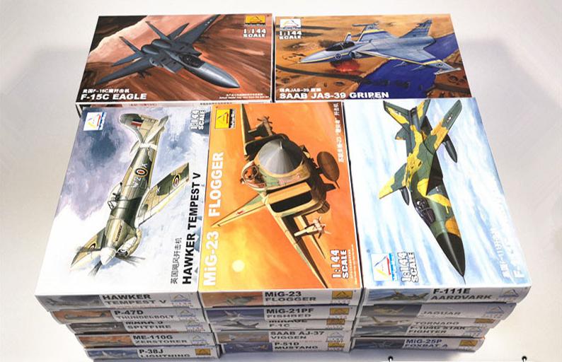 Model Kit Motor Nuclear - 25 Buah 1/144 Model Pesawat Perang