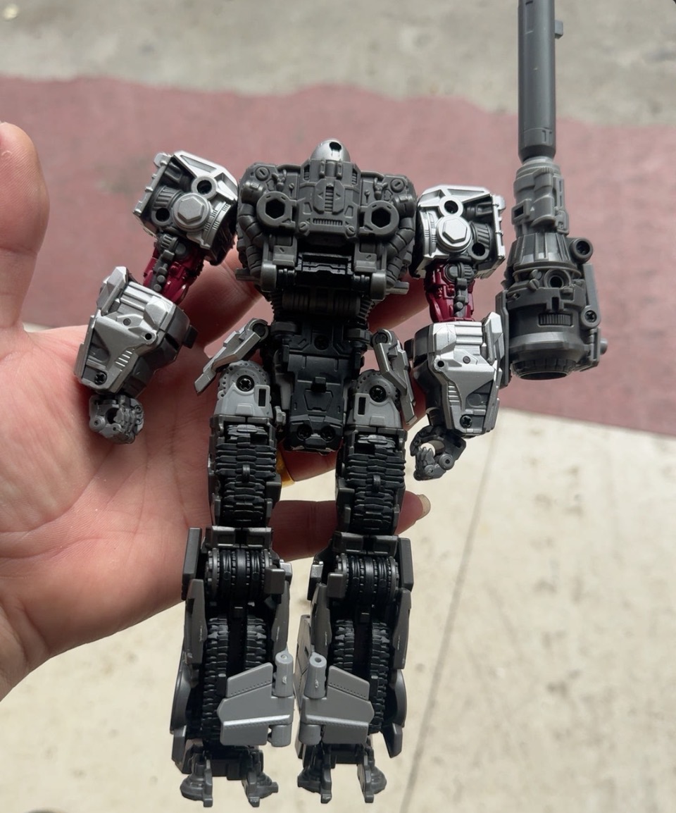 Tersedia Mainan Transformasi M - Model Kit Optimus Prime ulasan dan harga