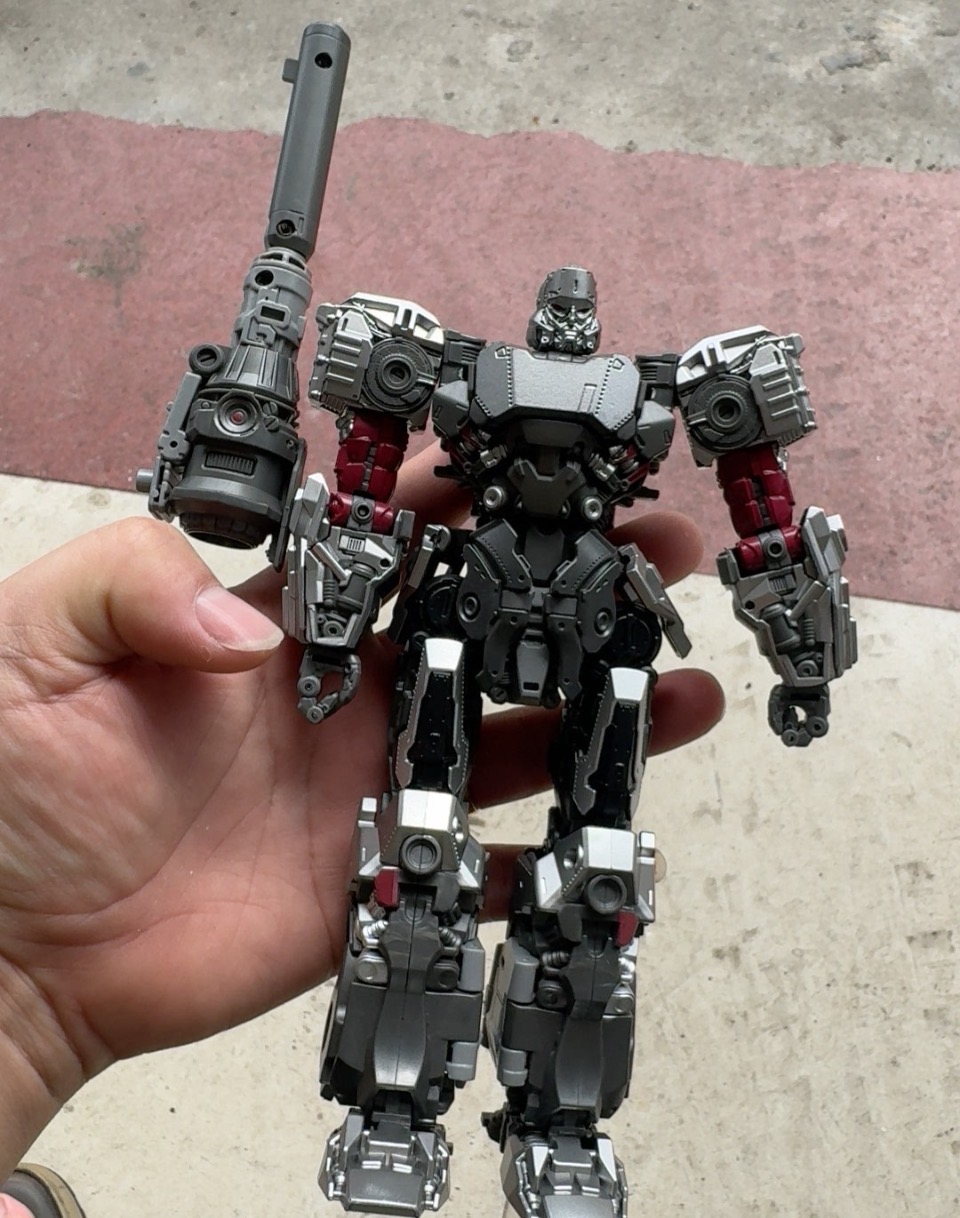 Tersedia Mainan Transformasi M - Model Kit Optimus Prime ulasan dan harga